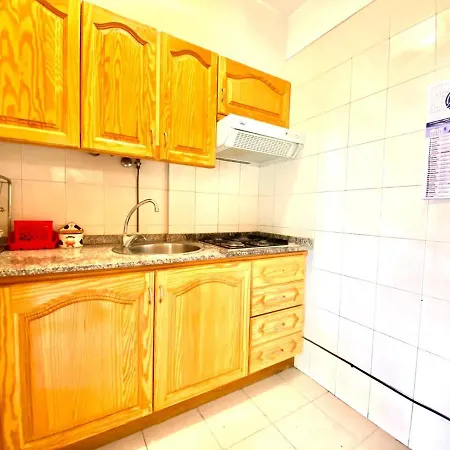 Apartamento Vista A La Piscina, Cerca De Playa, Tenerife Sur *