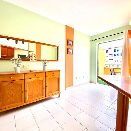 Apartmán Apartamento Vista A La Piscina, Cerca De Playa, Tenerife Sur