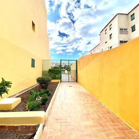 Apartamento Vista A La Piscina, Cerca De Playa, Tenerife Sur * Costa Del Silencio