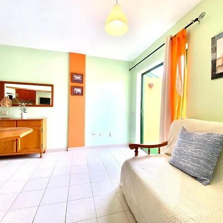 아파트 Apartamento Vista A La Piscina, Cerca De Playa, Tenerife Sur *