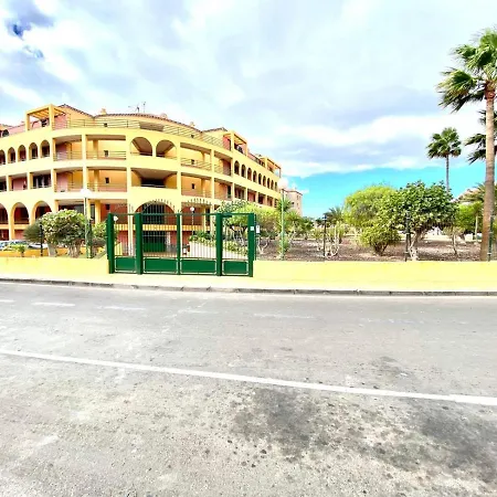 Apartmán Apartamento Vista A La Piscina, Cerca De Playa, Tenerife Sur *